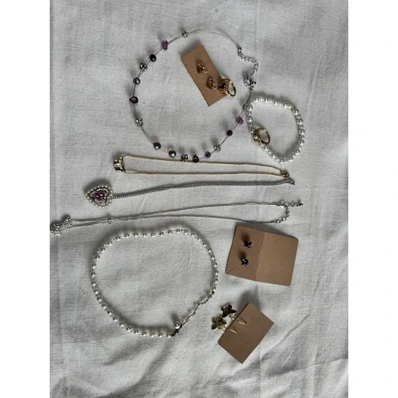 Coquette Vintage Jewelry Lot Hearts Butterflies Pearl Avon Rings Girly Bundle - Picture 8 of 9